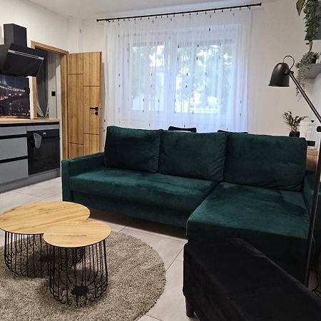 Apartman Manhattan บราติสลาวา ภายนอก รูปภาพ