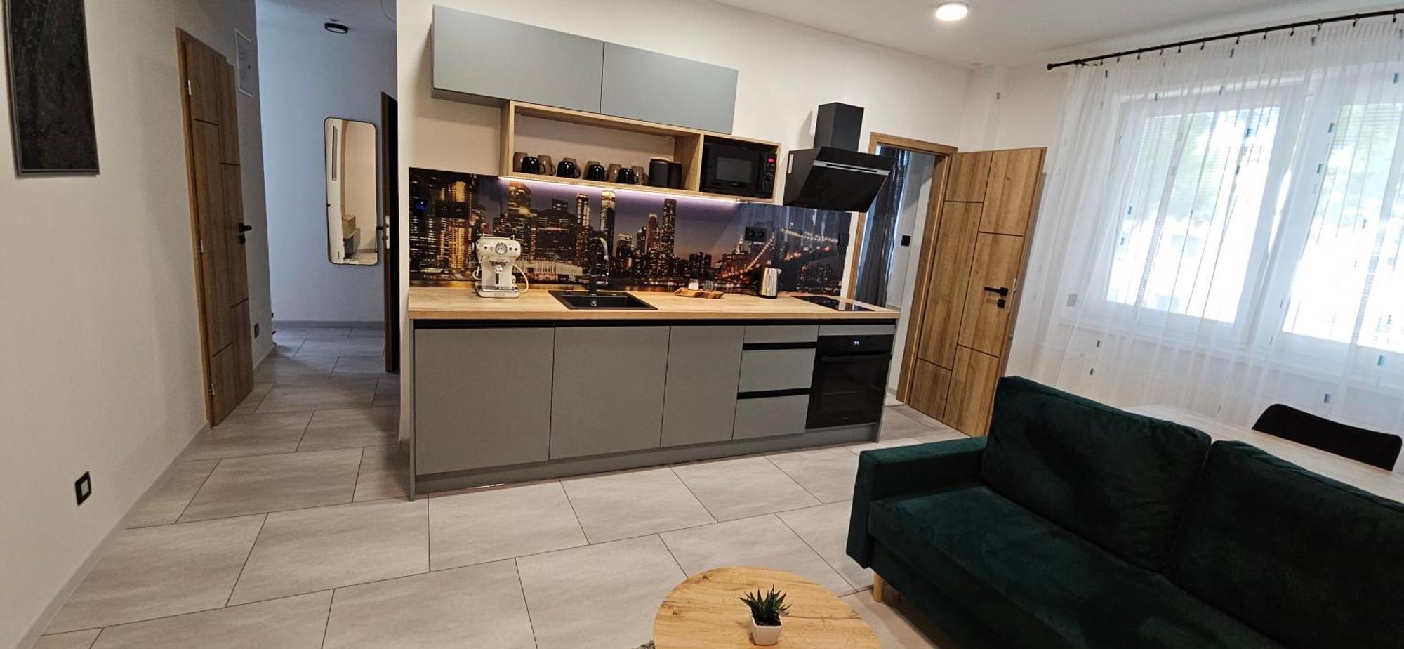 Apartman Manhattan บราติสลาวา ภายนอก รูปภาพ